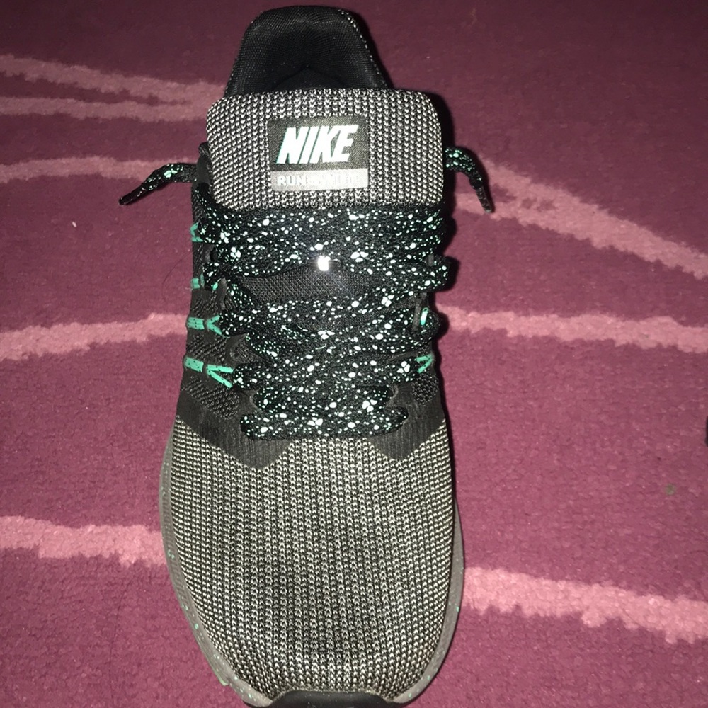 Shoes - Picture 5 of 5